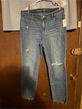 Old Navy Women's High Rise Straight Jeans - Medium Blue Distressed